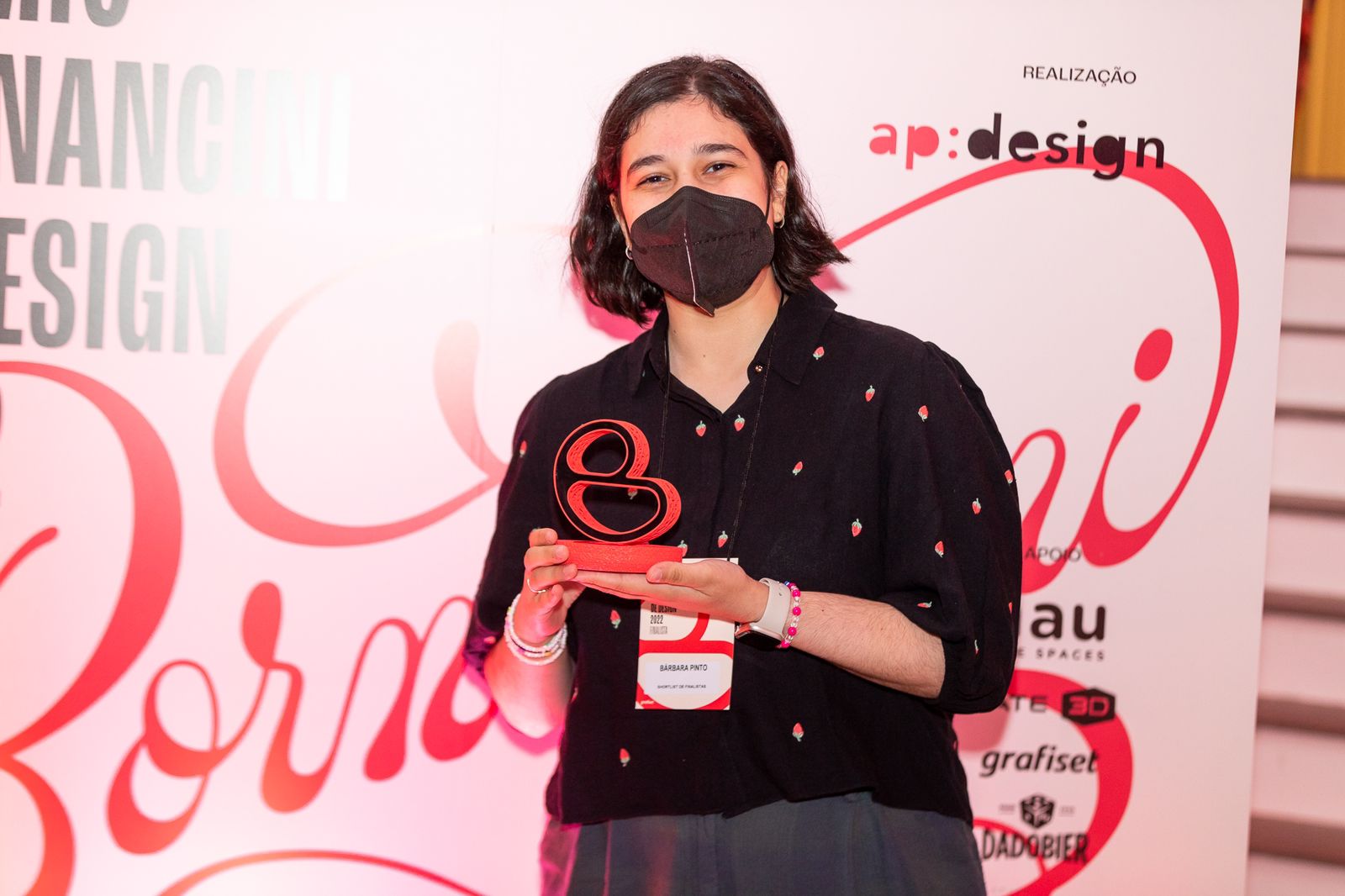 Barbara Pinto, estudante de Design, da PUCRS, ganha Prêmio Bornancini de Destaque Acadêmico do Ano