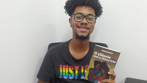 No Ateliê PUCRS Cultura, grupo de leitura discute O silêncio que a chuva traz, de Marlon Souza