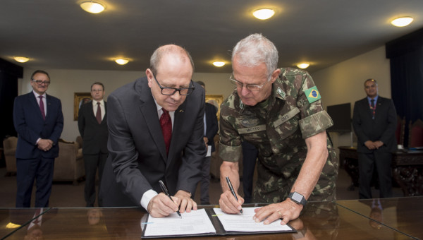 Universidade e Comando Militar do Sul firmam acordo sobre segurança pública