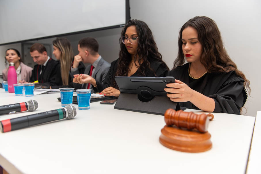 Estudantes da Escola de Direito participam de Júri Simulado sobre o caso Depp x Heard