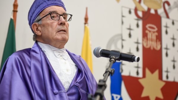 Ludger Honnefelder awarded Honorary degree from PUCRS