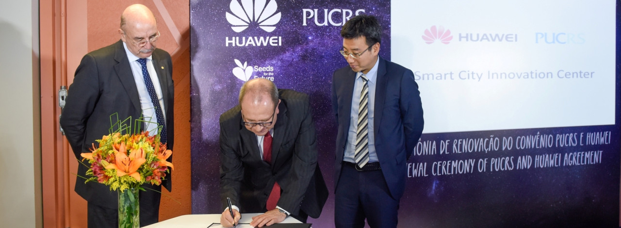 PUCRS and Huawei renew educational agreement