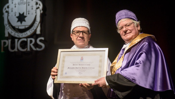 Fernando Catroga awarded honorary degree from PUCRS