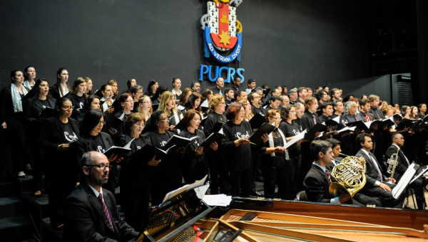 Coral da PUCRS comemora 60 anos em Concerto