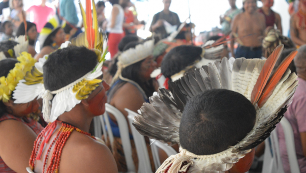 Palestra aborda a realidade dos povos indígenas brasileiros