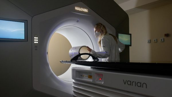 Hospital São Lucas recebe aparelho de radioterapia de última geração