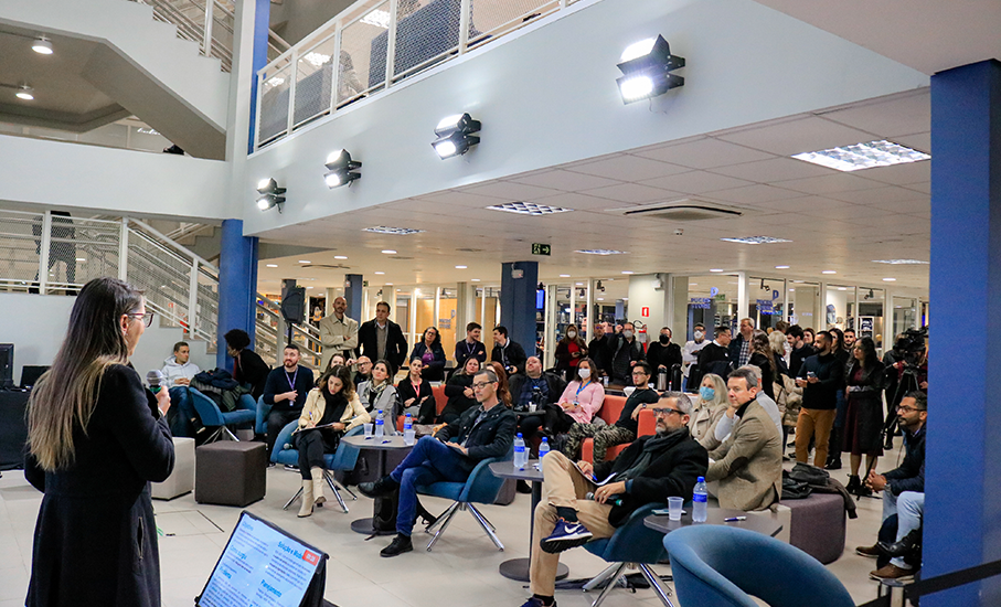 Programa Hangar: participantes defendem ideias que conectam pesquisa ao mercado