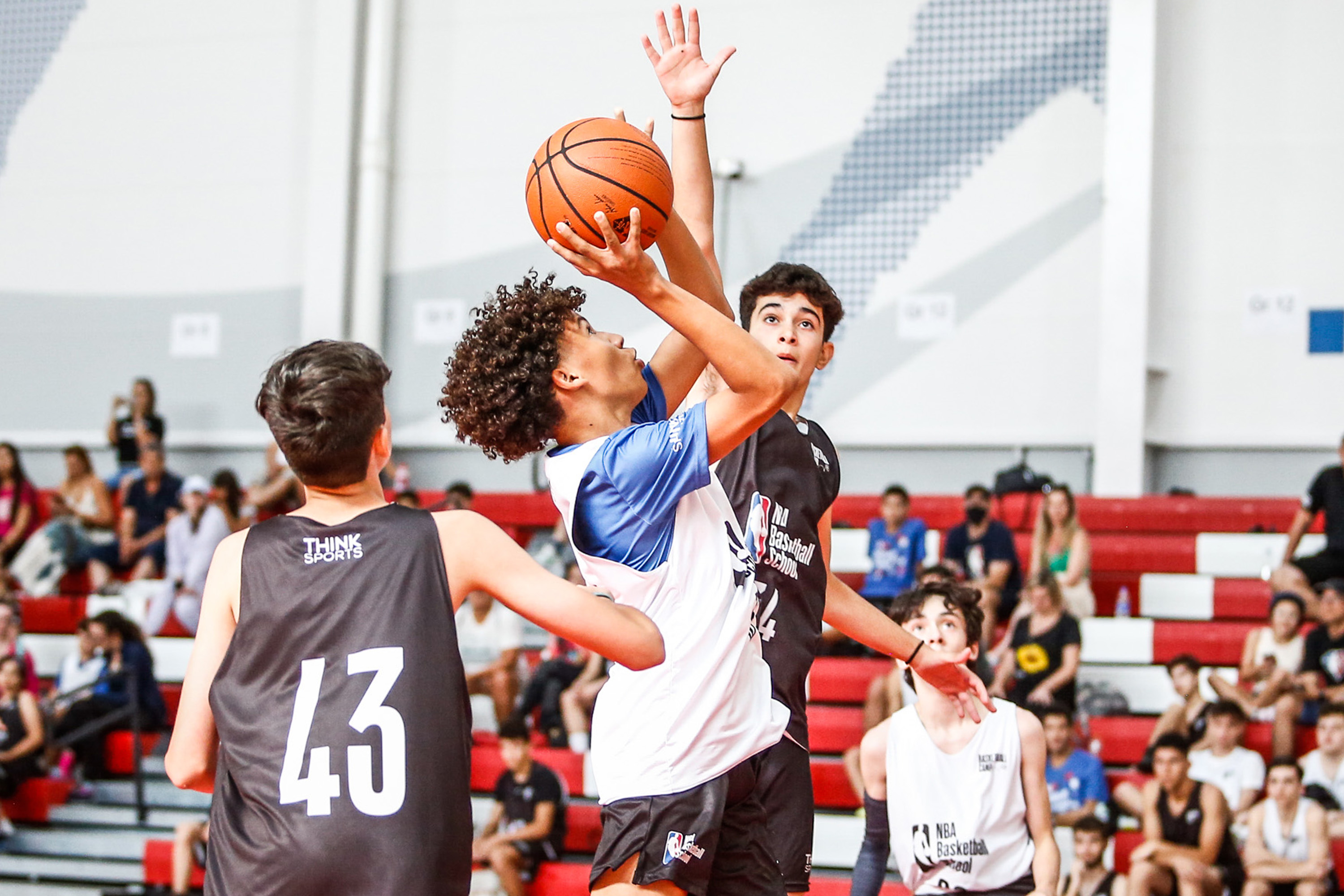 Clube Atlético JuventusEscola de Basquete - NBA Basketball School