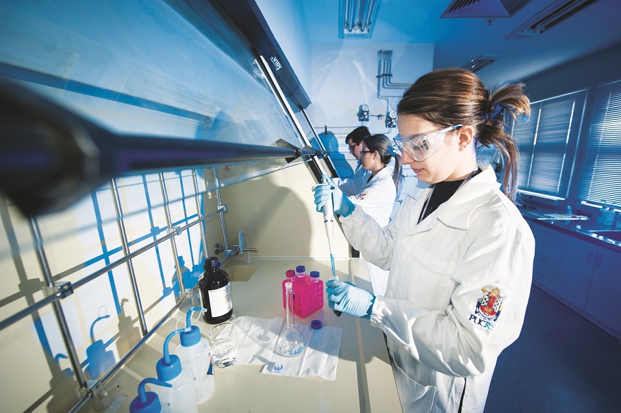 Mulheres na ciência: pesquisadoras contribuem para o combate à pandemia