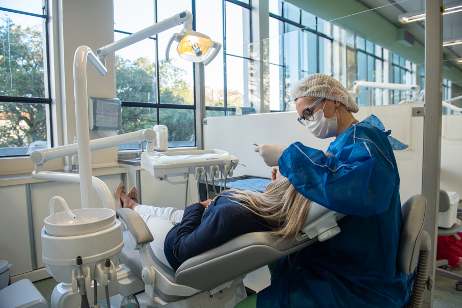 Ambulatórios do curso de Odontologia são inaugurados após revitalização